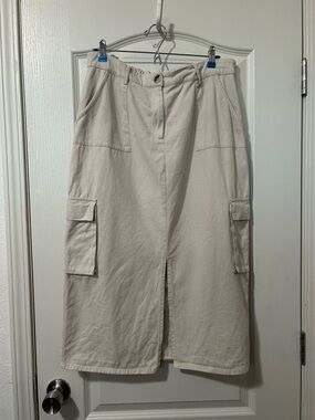 Utility Midi Skirt in Light Beige